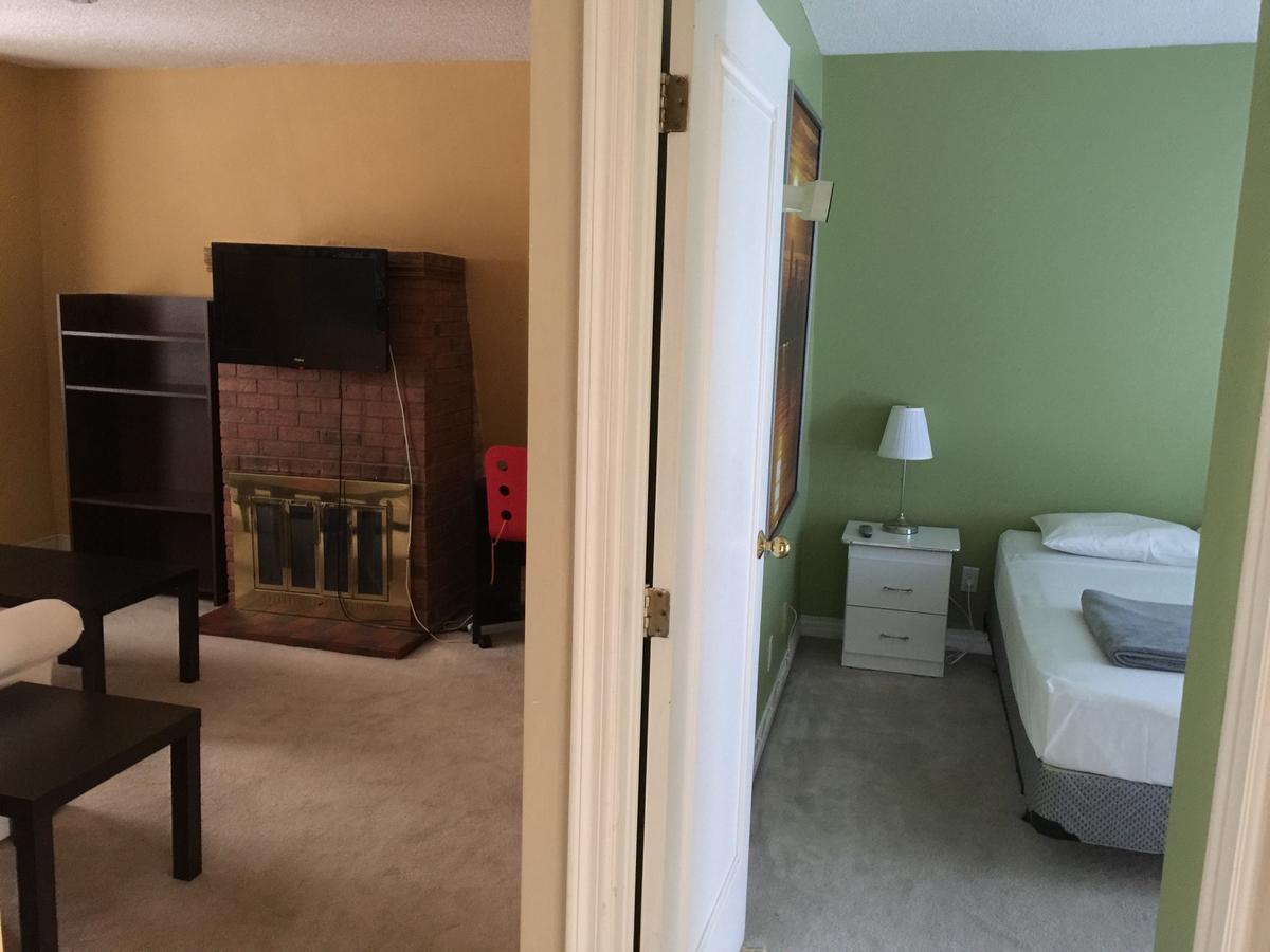 Adas Guesthouse Toronto Room photo